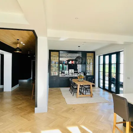 Luxurious In فيلة كيلارني