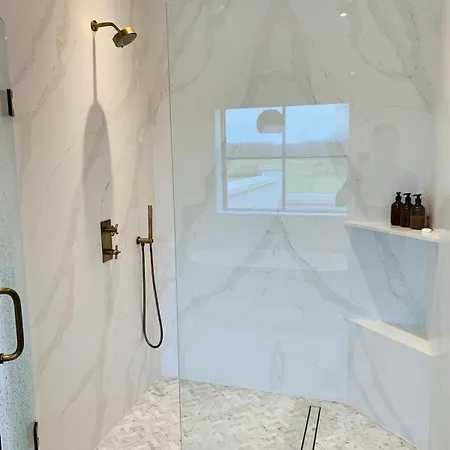 Luxurious In * كيلارني